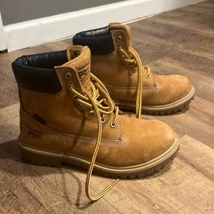 Lightly used Timberland Pro waterproof and steel toe size 8 women’s tan boots.